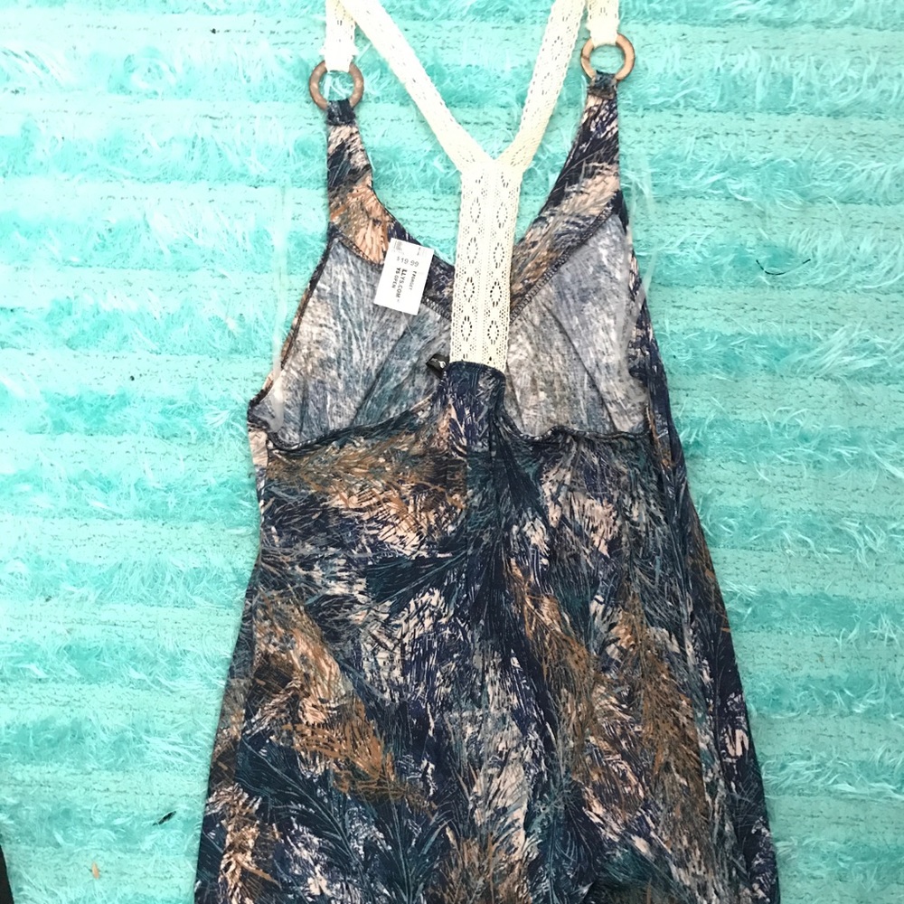Tilly's Top - Picture 7 of 8